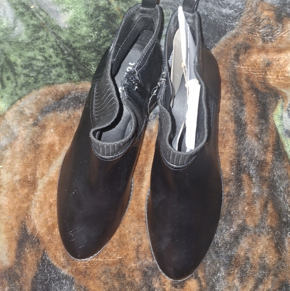 Torrid Black Ankle Booties - Picture 3 of 16